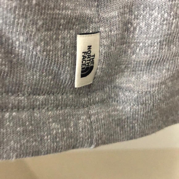 THE NORTH FACE medium gray cardigan - Picture 3 of 13